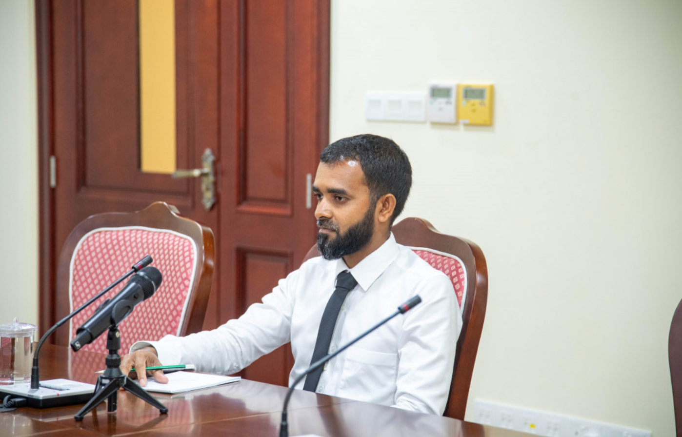 އިލެކްޝަންސް ކޮމިޝަނުގެ މެންބަރަކަށް ރިފްޢަތު އައްޔަންކުރަން މަޖިލީހުން ފާސްކޮށްފި