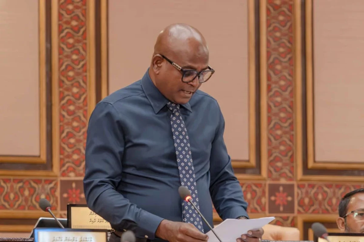 ޕީއެންސީ ކެންޑިޑޭޓުންނަށް ކެމްޕޭން ނުކުރާނަމަ އިސްތިއުފާ ދޭން ޝަމީޒް އަންގައިފި