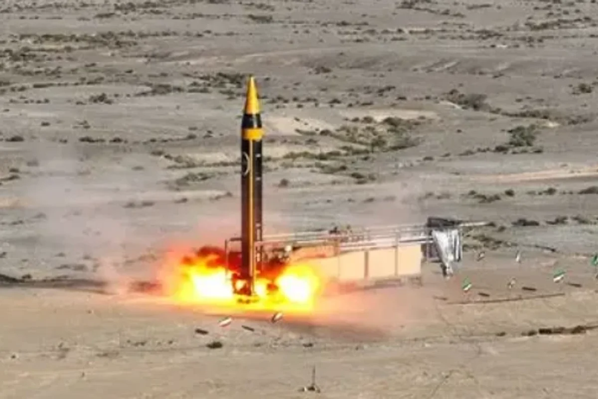 އިރާނުން އިސްރާއީލަށް "ޚޯރަމްޝަހްރު-4" މޮޑެލްގެ މިސައިލް ހަމަލާއެއް ފޮނުވާލައިފި