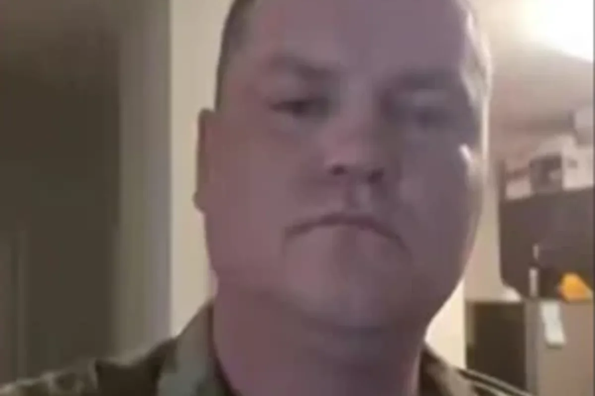 ސަހްޔޫނީންނަށް ފާޑުކީ އެމެރިކާ ސިފައިންގެ މީހަކު ތަހުގީގުކޮށްފި