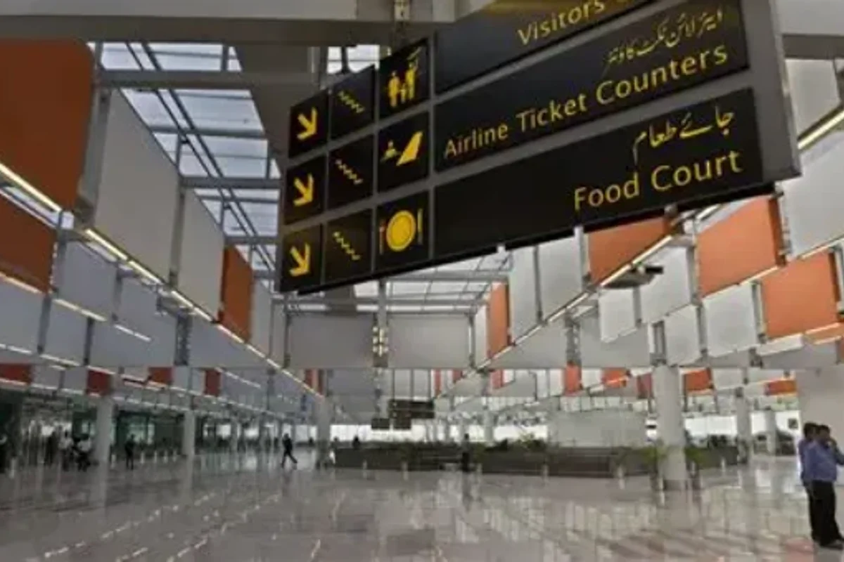 އަރަބި އެއާލައިންތަކުގެ ފްލައިޓްތައް ހަނގުރާމަ ނިމެންދެން ޕާރކް ކުރަން ޚިޔާރުކުރީ ޕާކިސްތާނުގެ އެއާޕޯޓްތައް