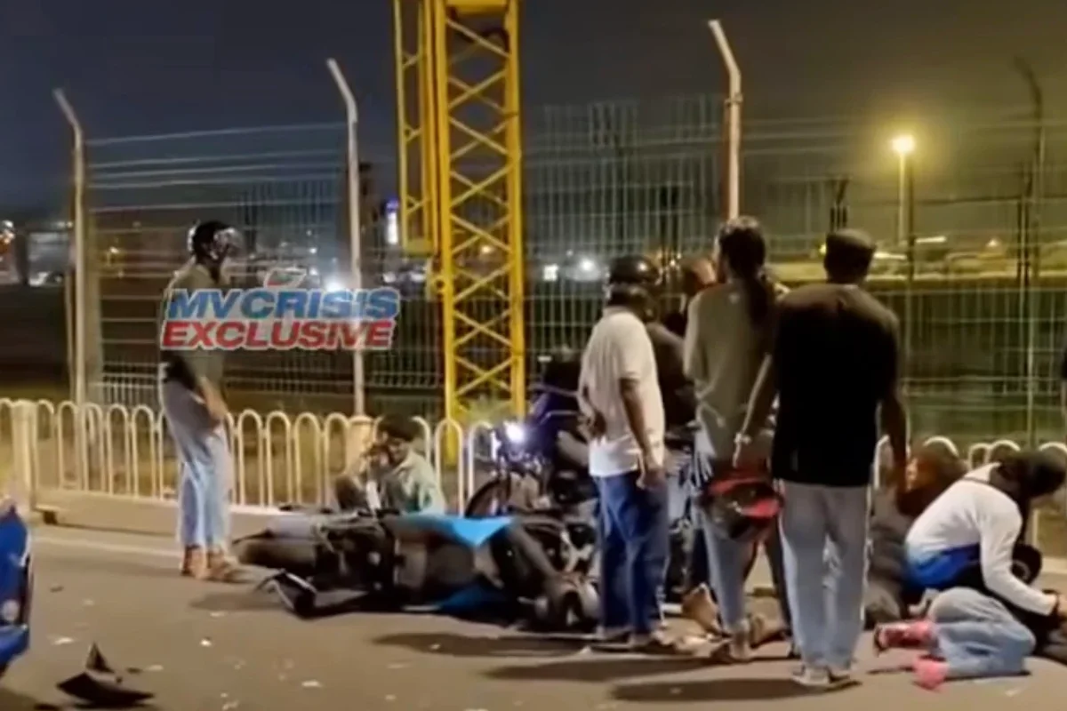 ބްރިޖް ހައިވޭގައި ނުރައްކާތެރި އެކްސިޑެންޓެއް: ދެ މީހަކަށް ހޮސްޕިޓަލުގައި ފަރުވާދެނީ