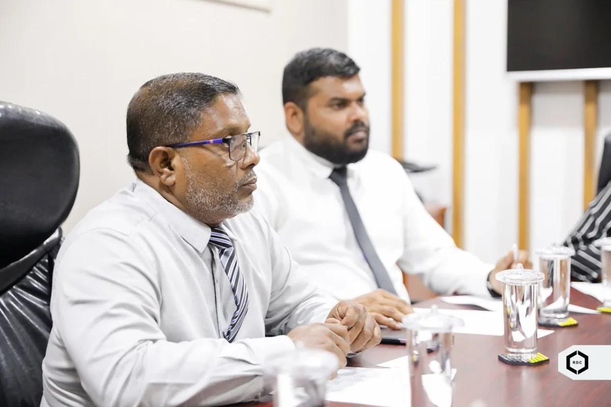 ކައުންސިލް އިންތިހާބު ގާތްވެފައިވަނިކޮށް އާރުޑީސީއަށް 150އަށްވުރެ ގިނަ މުވައްޒަފުން ނަގަނީ، އޭސީސީގެ ހިލަމެއް ނެތް!