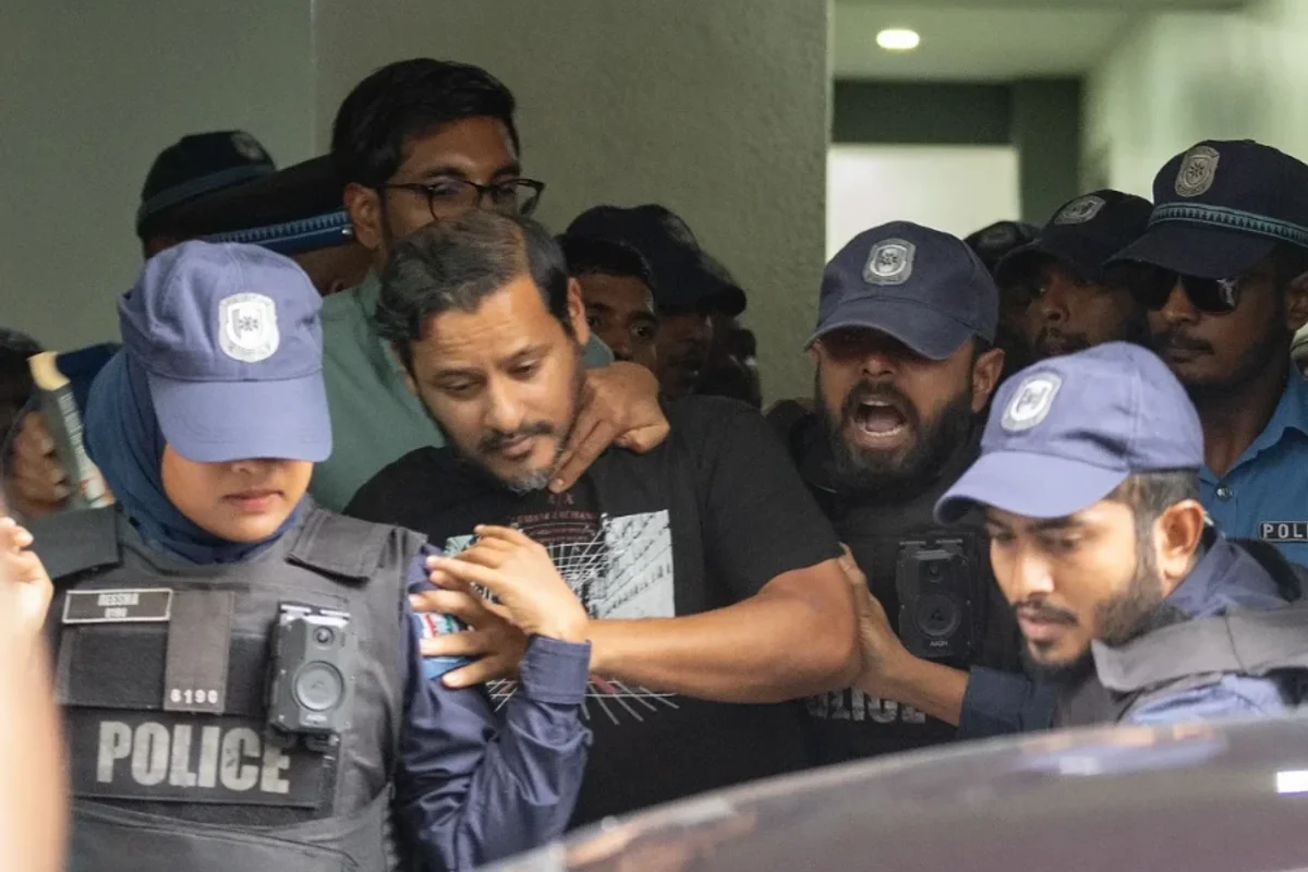 ކުޑަކުދިންތަކަކަށް ޖިންސީ ގޯނާކުރި ކަމުގެ ތުހުމަތުގައި ސަނީ އުމަރުގެ މައްޗަށް ފަސް ދައުވާއެއް އުފުލައިފި