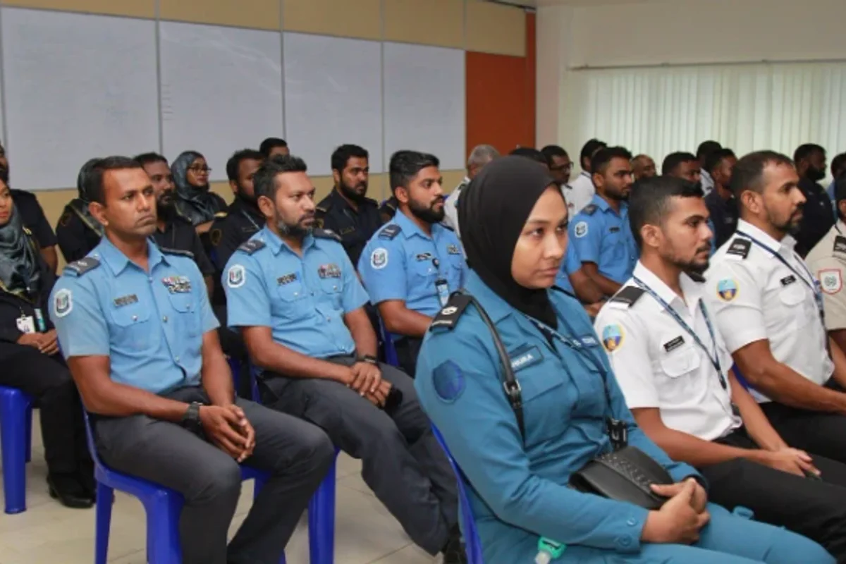 ކަސްޓަމްސް އާއި ކަރެކްޝަންސްގެ މުސާރަ ބޮޑުކޮށްފި: އިޤްތިސާދީ ތަދުމަޑުކަމުގައިވެސް އިސްރާފުކުރަނީ