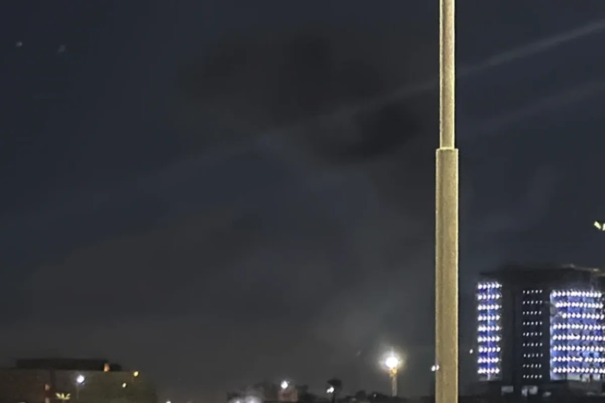 އީރާނުން ބަޣުދާދުގައި ހުންނަ އެމެރިކާ އެމްބަސީއަށް ވަރުގަދަ ހަމަލާތަކެއް ދީފި