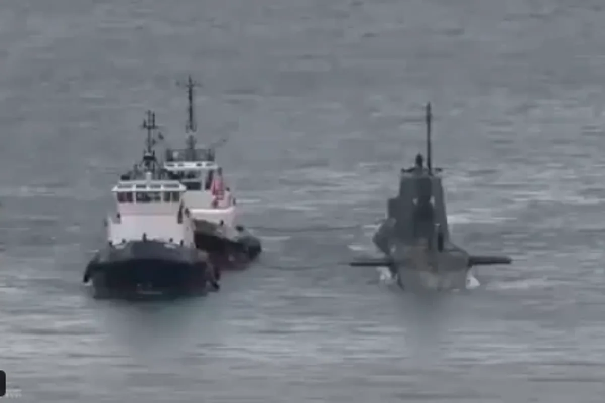 އީރާނާ ދެކޮޅަށް އިނގިރޭސިވިލާތުން ނިއުކްލިއާ ސަބްމެރިންއެއް ފޮނުވައިފި