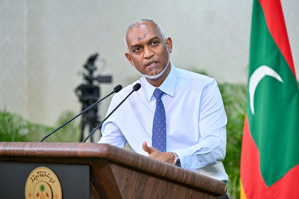 އެޑްހޮކުކޮށް ކަންކުރާ ސަރުކާރެއްގެ ލަގަބު އޮތް މި ސަރުކާރުން އަނެއްކާވެސް ގާނޫނު އަސާސީއަށް ގިނަ ބަދަލުތަކެއް ގެންނަނީ!