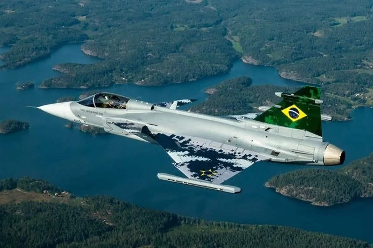 ބްރެޒިލްގެ ފުރަތަމަ ސުޕަސޮނިކް ފައިޓަރ ޖެޓް ދައްކާލައިފި