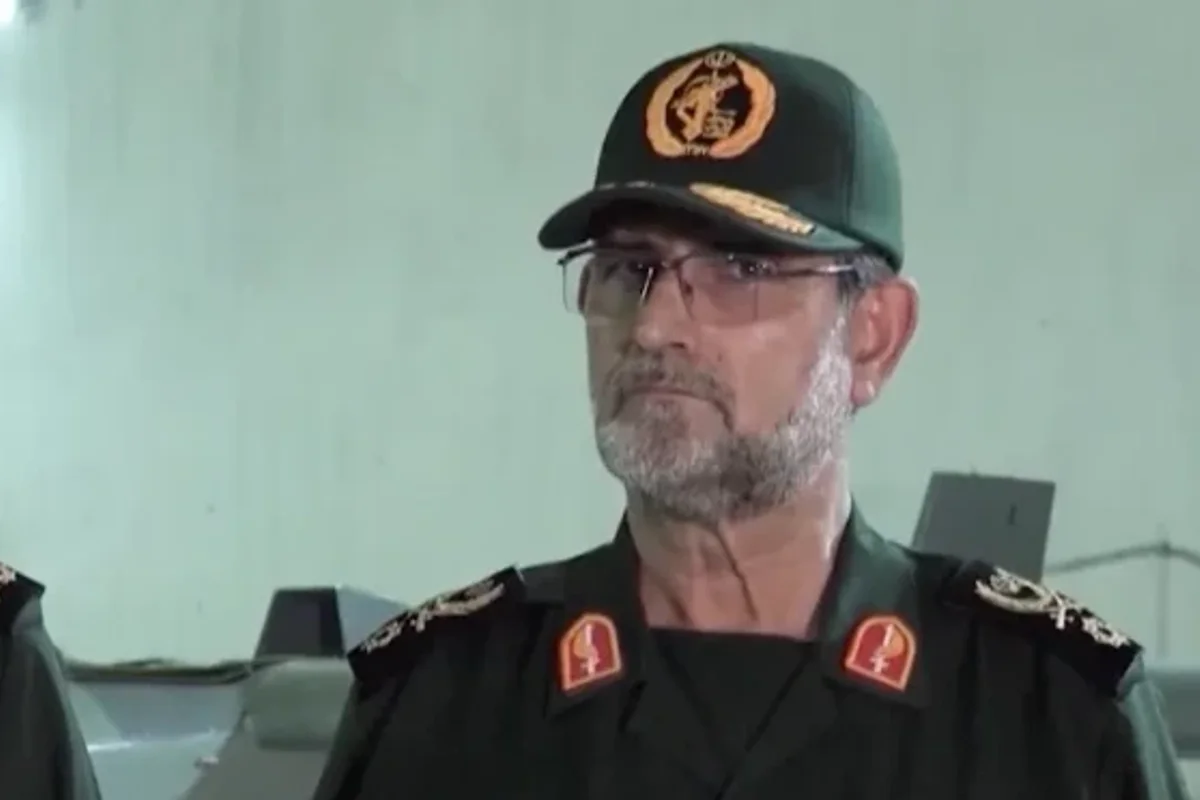 އީރާނުގެ ނޭވީ ކޮމާންޑަރު ޝަހީދުކޮށްލައިފި ކަމަށް އިޒްރޭލުން ބުނެފި