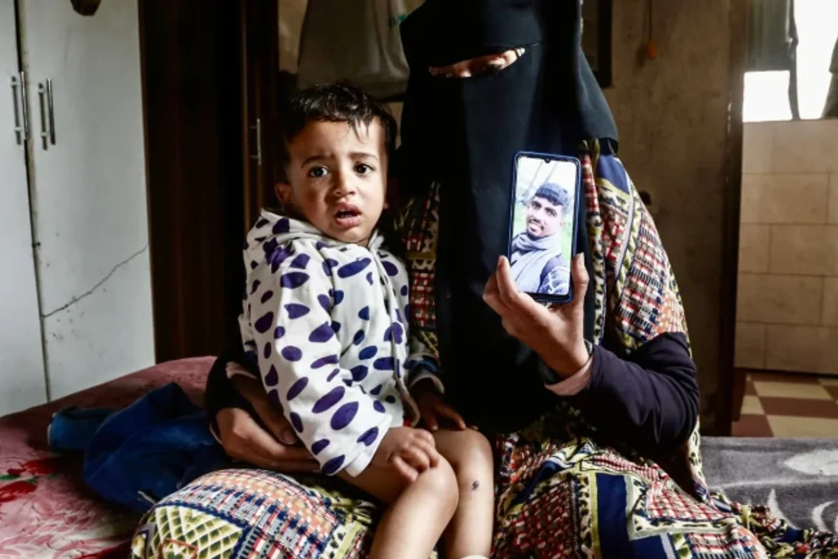 ޣައްޒާގެ ދެ މަހުގެ ތުއްތު ކުއްޖެއްގެ ގައިގައި ސަހްޔޫނީން ސިގަރެޓުން ޖައްސާ އަނިޔާކޮށްފި