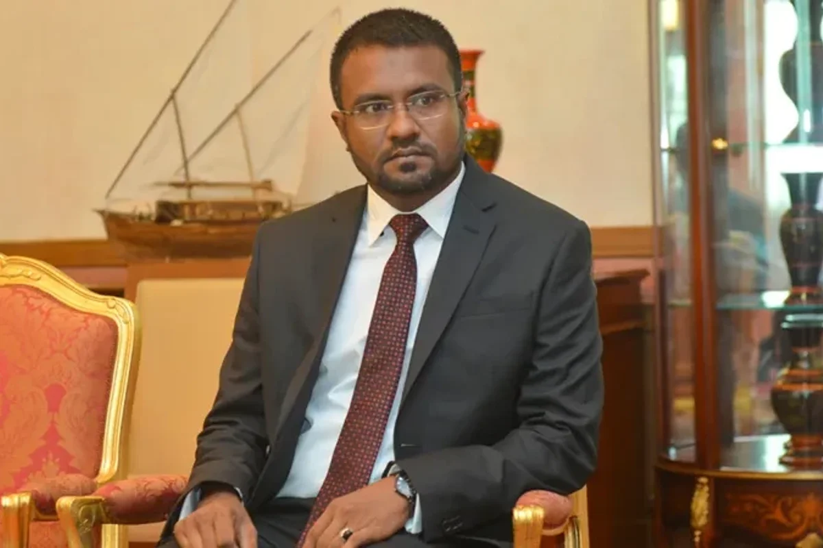 މުއިއްޒު ފިލާ އޮވެ ރައީސް ޔާމީނަށް ރައްދު ދޭން މިފަހަރު ނެރުނީ ކޮރަޕްޓް މުހުތާޒް