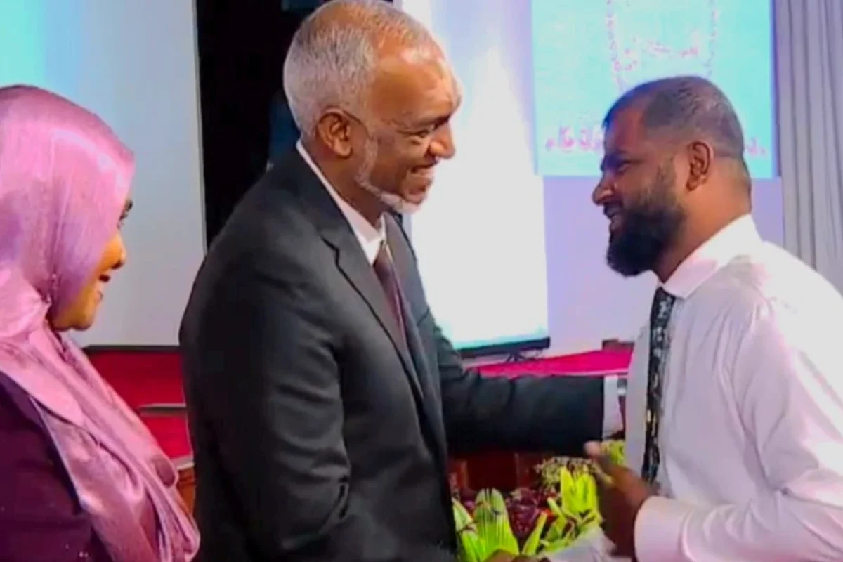 އެންސްޕާގެ ލާރިން މުސާރަ ނަގާ އެމްއެމްޓީވީގެ ނޫސްވެރިޔާ މުރުޝިދު ވިދާޅުވީ ތިޖޫރީ ބަލަހައްޓަން އެނގިވަޑައިގަންނަވާނީ ރައީސް ޔާމިނަށްކަމަށް! 