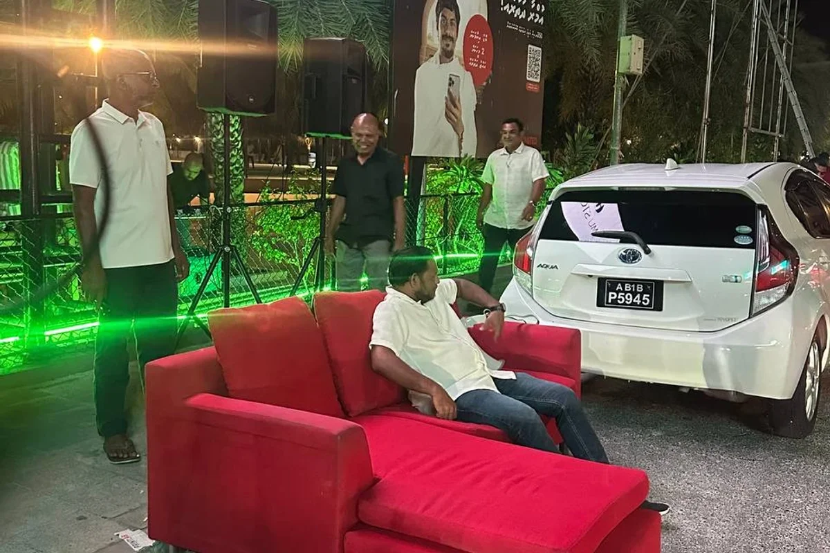 މުޒާހަރާގައި އިން އެލް ސޯފާ ޕޮލިހުން ހައްޔަރު ކޮށްފި