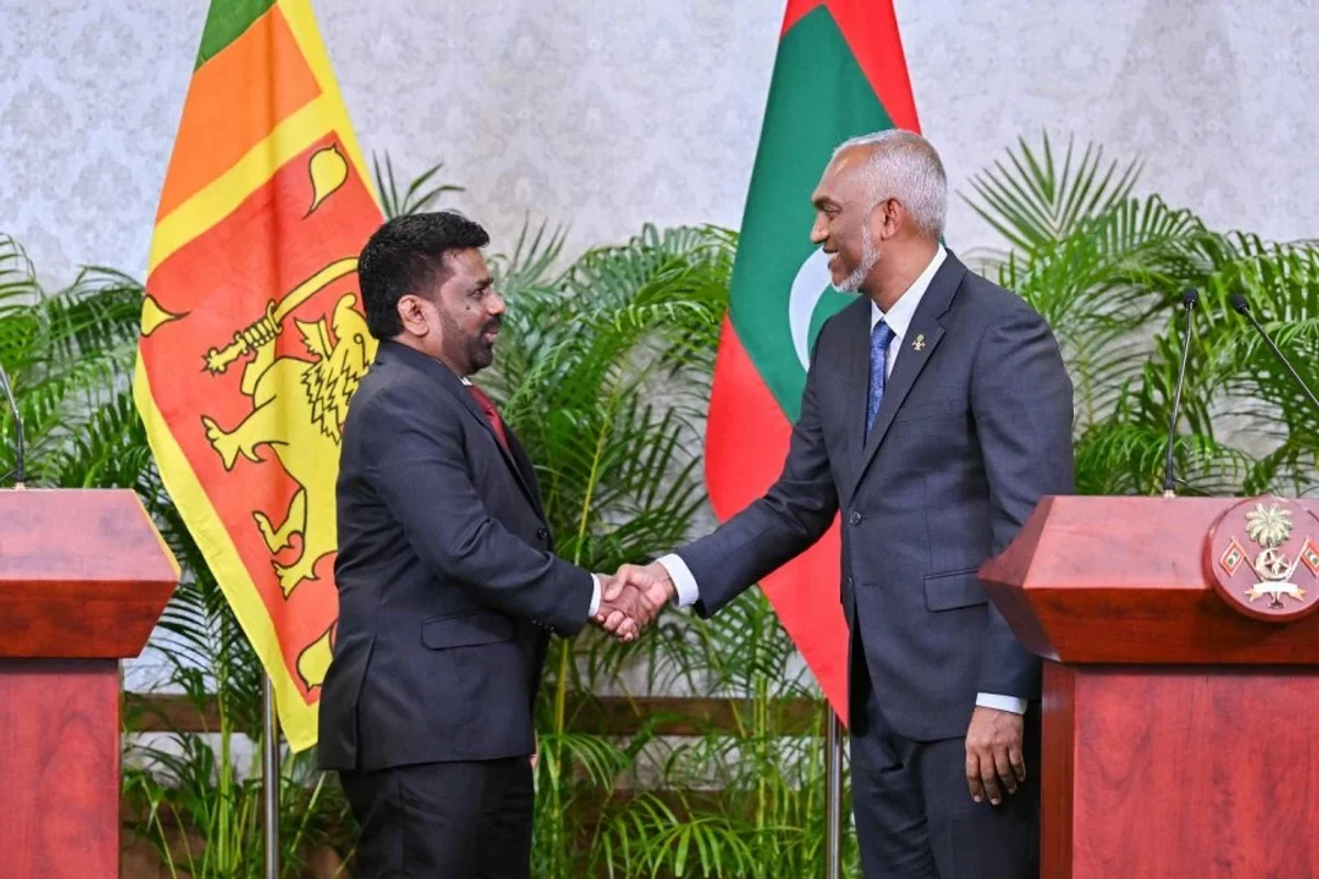 ޕިކްނިކް އުސޫލުން ގުރޫޕް ހަދައިން ހޯމަ ދުވަހު ރައީސް މުއިއްޒު ލަންކާއަށް.. 