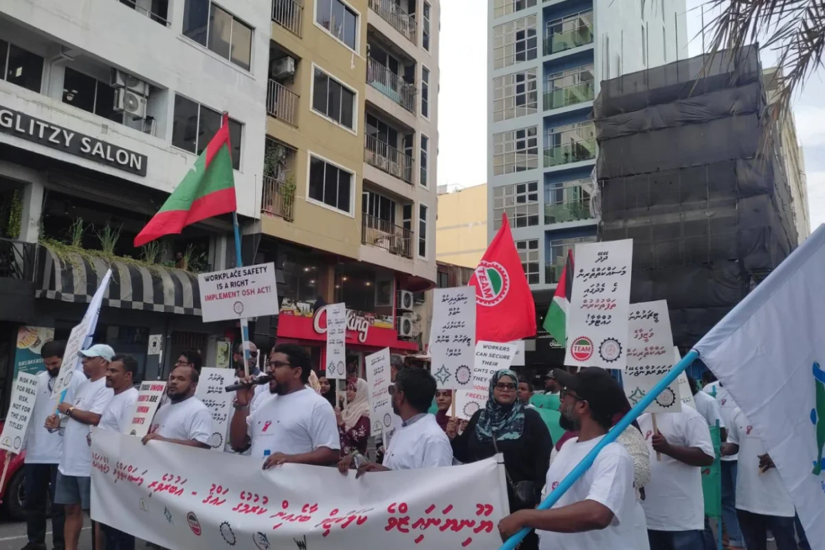 މޭ ޑޭ ހިނގާލުން ބާއްވައިފި!