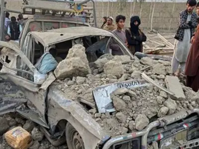 ޕާކިސްތާން - އަފްޣާން ހަނގުރާމަ: 22 އަމާޒަކަށް ހަމަލާދީ 270 އަށްވުރެ ގިނަ މީހުން ޕާކިސްތާނުން މަރާލައިފި