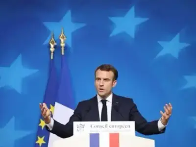 އިސްރާއީލާއި ޓްރަމްޕްގެ ނުރައްކާތެރި ރޭވުންތަކުގެ ސަބަބުން ޔޫރަޕްގެ މަސްލަހަތު ގެއްލެނީ: މެކްރޮން