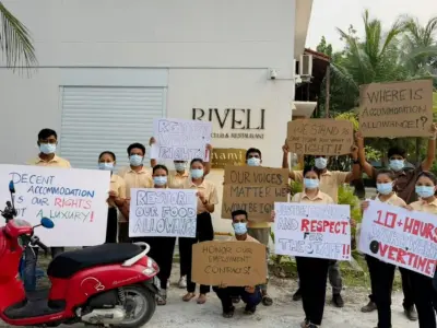 ރިވެލި ބީޗް ރެސްޓޯރެންޓުގެ މުވައްޒަފުން މުޒާހަރާކޮށްފި