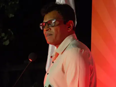 ޑޮލަރުން ލިބޭ ކަމަށް ބުނާ ރެކޯޑު އާމްދަނީއަށް ވަމުންދާ ގޮތަކާ މެދު އުފެދޭ: ޒަރިޔަންދު