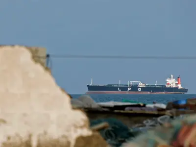 ހޮރްމޫޒް ކަނޑުއޮޅިން ހުއްޓުވާނީ ހަމައެކަނި އެމެރިކާ އާއި އިސްރާއީލާ ގުޅިފައިވާ ބޯޓުތައްކަމަށް އީރާނުން ބުނެފި