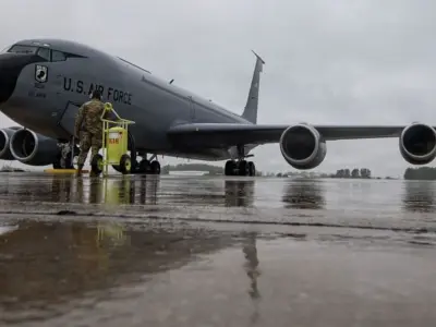 އީރާނުން ސައޫދީއަށް ދިން ހަމަލާގައި އެމެރިކާގެ ފަސް "ރިފިލިން" ބޯޓު ހަލާކުވި