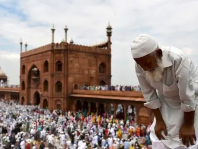 ޢީދުގެ ކުރިއަށް މޯދީގެ އިންޒާރެއް. "މަގުމައްޗަށް ސަފު ނެރެފިއްޔާ ޕާސްޕޯޓް ކެންސަލް ކުރާނަން"