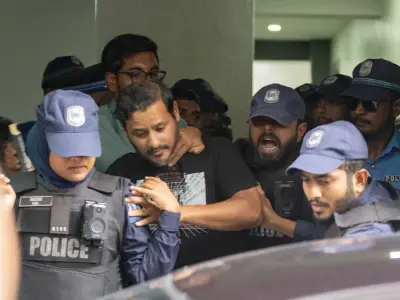 ކުޑަކުދިންތަކަކަށް ޖިންސީ ގޯނާކުރި ކަމުގެ ތުހުމަތުގައި ސަނީ އުމަރުގެ މައްޗަށް ފަސް ދައުވާއެއް އުފުލައިފި