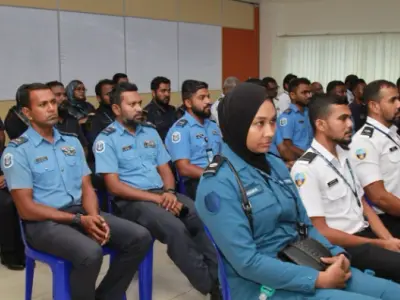 ކަސްޓަމްސް އާއި ކަރެކްޝަންސްގެ މުސާރަ ބޮޑުކޮށްފި: އިޤްތިސާދީ ތަދުމަޑުކަމުގައިވެސް އިސްރާފުކުރަނީ
