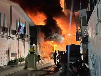 އިންތިހާބާބޭހޭ މަރުކަޒާ ޖެހިގެން ހުރި ގުދަނެއްގައި ރޯވެ އަނދަނީ