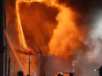 ރޯވީ ގަސް ކާނާ ގުދަނެއްގައި، ނުރައްކާތެރި ވިހަ ދުމެއް ފެތުރެނީ