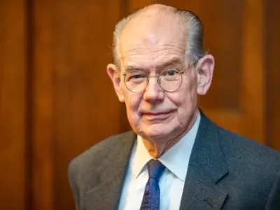 ހޮރްމުޒް ކަނޑުއޮޅި އެމެރިކާއަށްވެސް ހުޅުވޭނެ ގާބިލުކަން ނެތް: އެމެރިކާގެ ޕްރޮފެސަރު މީއާރޝައިމަރ