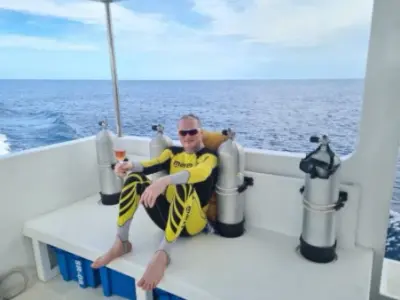 ވ. އަތޮޅު އެކްސިޑެންޓް: ލޯންޗު ދުއްވަން އިނީ އިންޑިއާގެ ބިލިއަނަރު ސިންގްހާނިއާ