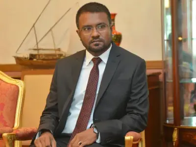 މުއިއްޒު ފިލާ އޮވެ ރައީސް ޔާމީނަށް ރައްދު ދޭން މިފަހަރު ނެރުނީ ކޮރަޕްޓް މުހުތާޒް