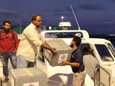 އިންތިހާބުގެ ވޯޓު ފޮށިތައް ރަށްރަށަށް ފޮނުވަން ފަށައިފި