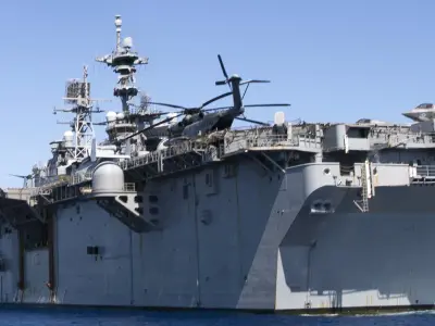 އީރާނުގެ ވަރުގަދަ މިސައިލް ހަމަލާތަކަކާއެކު އެމެރިކާގެ މަނަވަރު ފަހަތަށް ޖެހިއްޖެ