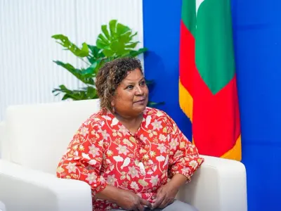 ބަލިވެ އެކަނިވެފައި ހުރި މުއިއްޒު ރުޅިގަނޑު ބާލަން ފަށައިފި