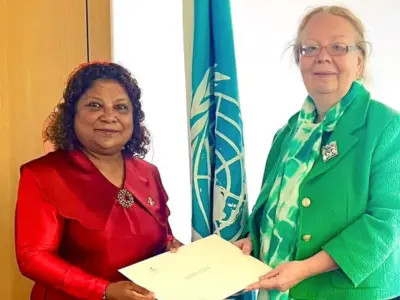 ރައީސް މުއިއްޒު އުނބަށް ޖަހައި ސަލްމާގެ ވަޒީފާ އިއާދަކޮށްފި