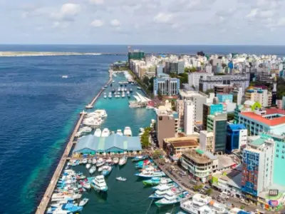 މެދުއިރުމަތީގެ ހަމަނުޖެހުންތަކާއެކު ރާއްޖޭގެ އިގުތިސާދީ ދުވެލި ވަރަށް ބޮޑަށް މަޑުޖެހެނީ