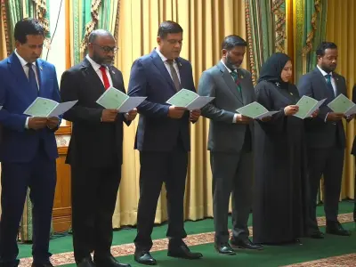 އަލުން ހުވާކުރެއްވި ވަޒީރުންގެ އިތުރުން، އެޓާނީ ޖެނެރަލް އަހްމަދު އުޝާމް އާއި ފިޝަރީޒް މިނިސްޓަރ އަޙްމަދު ޝިޔާމް އާ ކެބިނެޓުގައިވެސް ހިމެނިވަޑައިގަންނަވާ