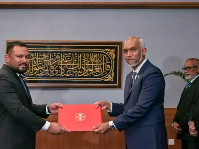 ޑިފެންސްގެ ސްޓޭޓަކަށް ހުރި މުއާޒު، ޕީއެންސީގެ އެސްޖީކަމުން އިސްތިއުފާ ދީފި