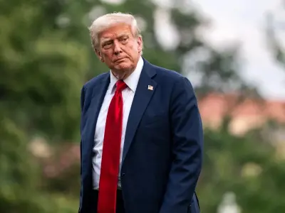 ހޯރމުޒް ކަނޑުއޮޅީގައި އެމެރިކާއިން ކުރި ބްލޮކޭޑް ފޫއަޅުވާލައި އީރާނުގެ ތެޔޮ ޓޭންކަރުތައް ދަތުރުކޮށްފި