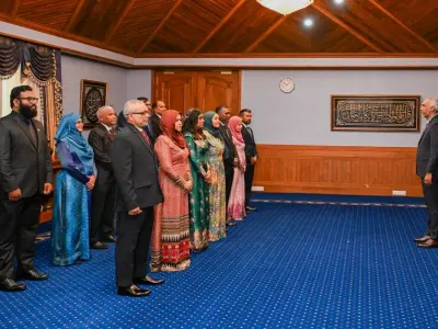 އުވާލި މިނިސްޓްރީތަކުގެ ސިޔާސީ މުވައްޒަފުން ފިންގާ ޖަހާފައި ގެއަށް ދާކަމުގެ އަޑުތަކެއް!