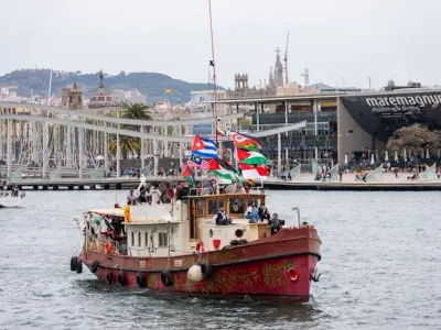 ސަހްޔޫނީންގެ ބްލޮކޭޑަށް ގޮންޖަހައި ޣައްޒާއަށް އެހީގެ ފްލޮޓިލާއެއް ދަތުރު ފަށައިފި