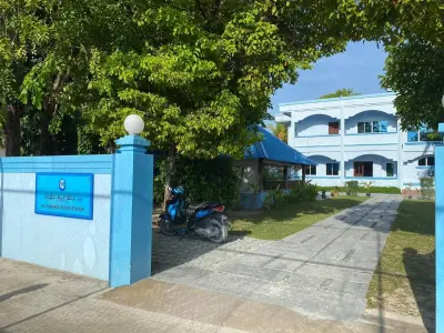 ރަސްދޫގައި ޗައިނާ ބަޔަކު ދިވެހި ޒުވާނަކަށް ދިން ހަމަލާ ފެނި ޝޮކެއް ލިބުނު މަންމަ ނިޔާވެއްޖެ