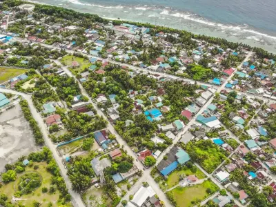 އައްޑޫގައި ޑެންގީ ހުން ފެތުރޭތީ ރަށުތެރެ ސާފުކުރުމަށް އަންގައިފި